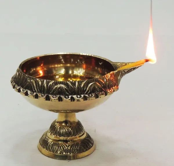 Stand_Kuber_Deepak_No._5-_4.3x3.6x3.1_inch_(Z194_G)