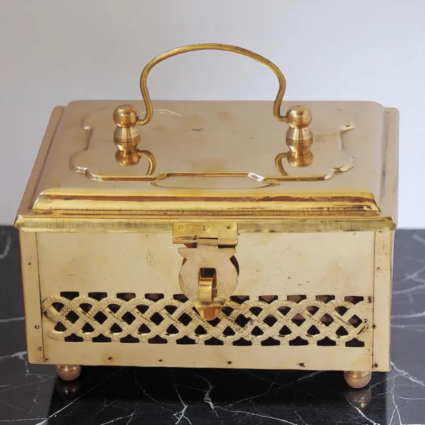 Brass_Pan_Dan-_8x5.5x5_inch_(Z265_B)