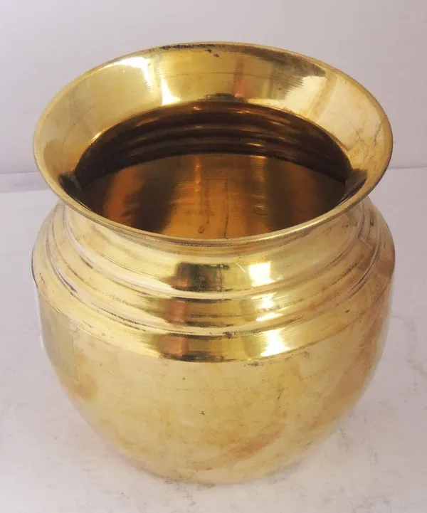 Brass_Handi_Lota_No._8_-_4.8x4.8x4.5_inch_(Z284_G)_730_ML