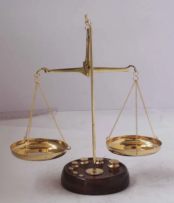 Brass_Taarzu_50_gm_Weighing_Machine_-_6.5x3x7.5_inch_(Z303_D)