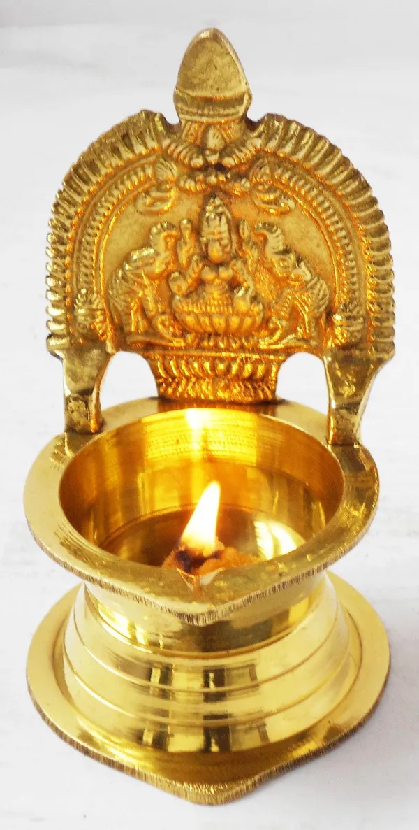 Kamakshi_Deepak_No._16_-_2.6x2.6x4.1_inch_(Z392_E)