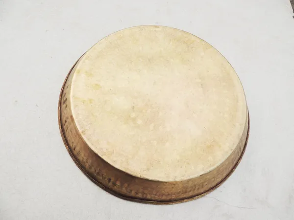 Brass_Thaal_With_Brass_Finish_Diameter_22_Inch_-_22x22x2.5_inch_(Z444_A)