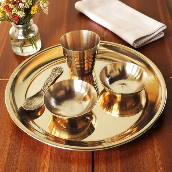 Brass_Laddu_Gopal_Thali_Set_-_5x5x1.3_inch_(Z461_F)