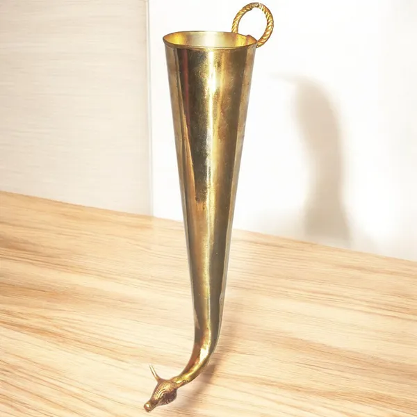 Brass_Gaumukhi_Shringi_For_Abhishek_[200_ml]_-_9x2.2x2.2_Inch_(Z568_B)