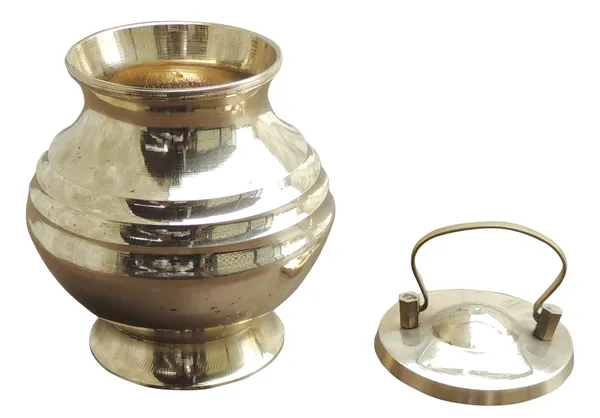 Brass_Showpiec_Gangajali_No._4,_900_ML_-_5.5x5.5x6.2_Inch_(Z613_G)