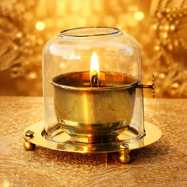Brass_Table_Decor_Adjustale_Wick_Oil_Lamp_Deepak_-_4.6x4.6x4_Inch,_150_ML_Inch_(Z617_D)