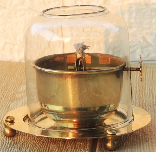 Brass_Table_Decor_Adjustale_Wick_Oil_Lamp_Deepak_-_5x5x5.5_Inch,_300_ML_(Z617_E)