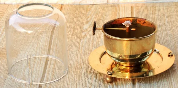 Brass_Table_Decor_Adjustale_Wick_Oil_Lamp_Deepak_-_5x5x5.5_Inch,_300_ML_(Z617_E)