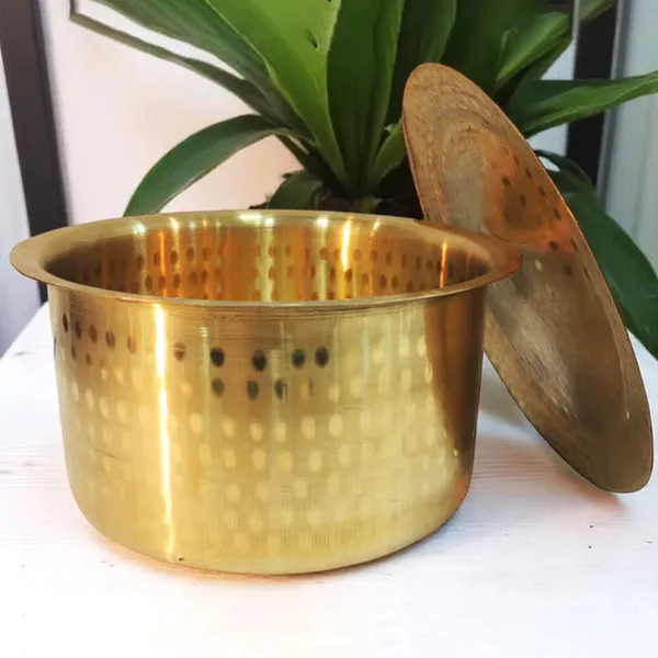 Brass_Kitchen_Purpose_Bhagona_With_Lid,_Capacity_:_6.5_Liter_-_11.5x11.5x6.7_Inch_(Z637_H)