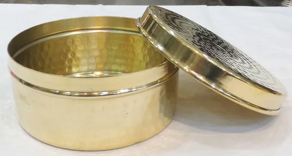 Brass_Laddu_Box_-_5.2x5.2x2.5_Inch_(Z645_D)