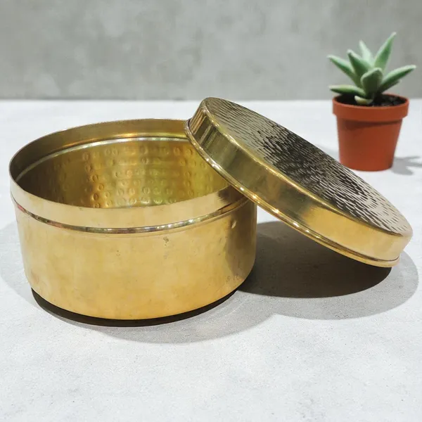 Brass_Laddu_Box_-_5.5x5.5x3_Inch_(Z645_E)