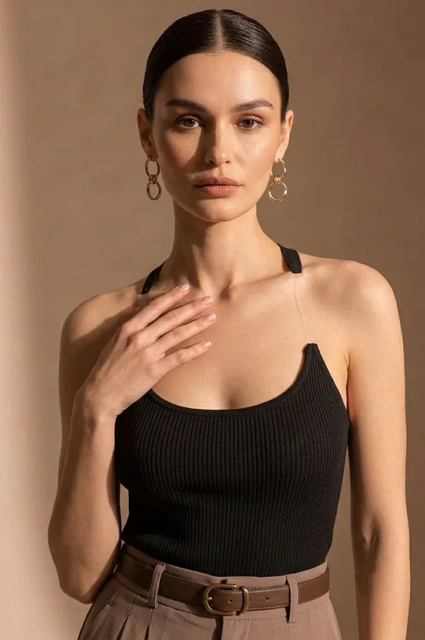 Liza_Femme_Showstopper_Women_Sleek_Ribbed_Black_Cami_Top