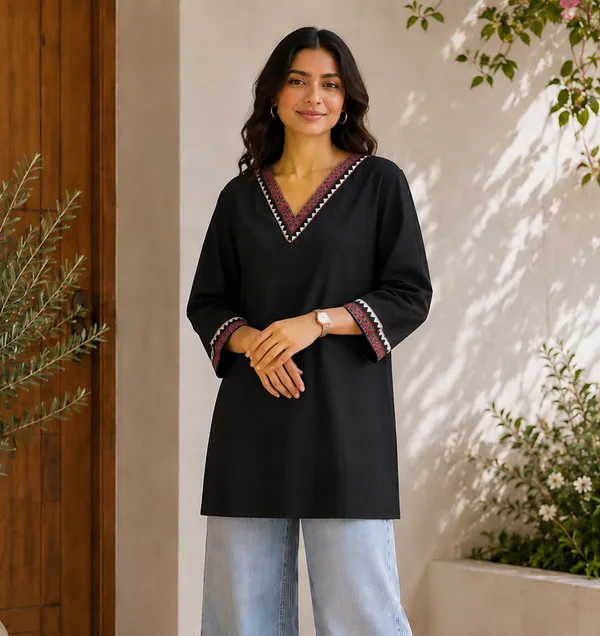 Black_Embroidered_Straight_Kurta_for_Women