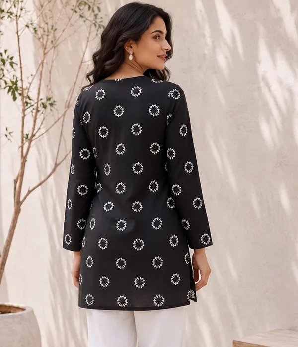 Black_Printed_Straight_Kurti_for_Women