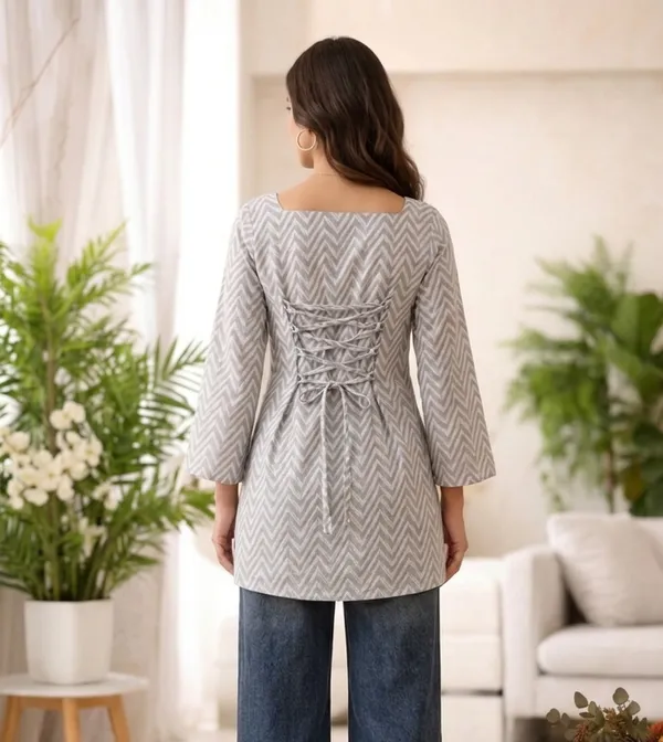 Grey_Printed_Straight_Fit_Tunic_for_Women