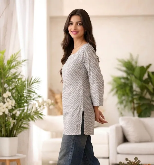 Grey_Printed_Straight_Fit_Tunic_for_Women