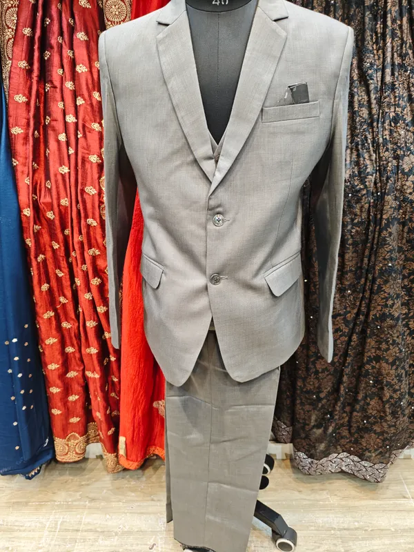 Grey_Tailored_Suit_Set_for_Men