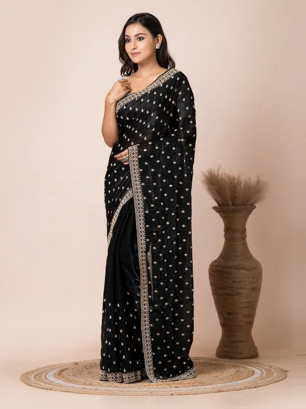 Classic_Black_Malmal_Silk_Saree_with_Embroidered_Border