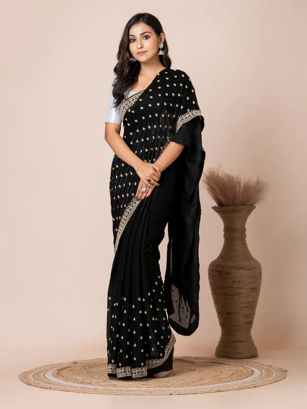 Classic_Black_Malmal_Silk_Saree_with_Embroidered_Border