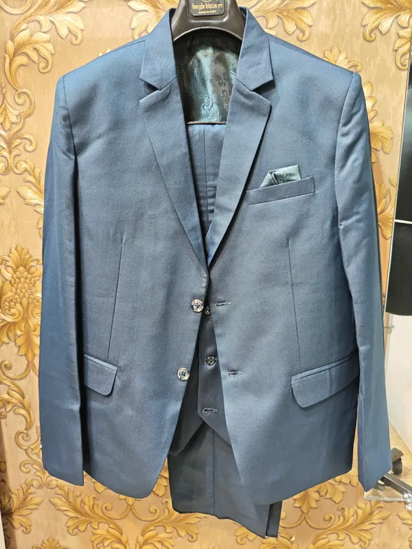 Tailored_Fit_Blazer_Suit_Set_for_Men_-_3_piece