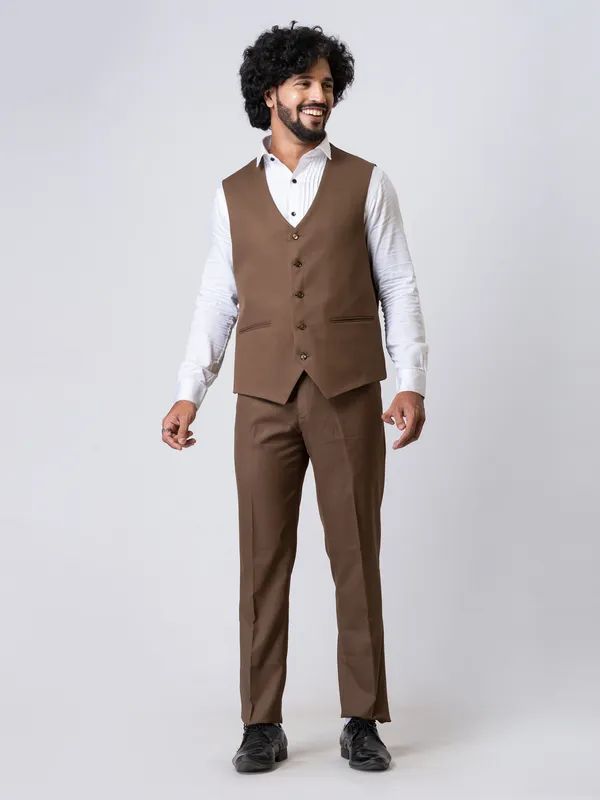 Sleek_Brown_Three_Piece_Suit_for_Men