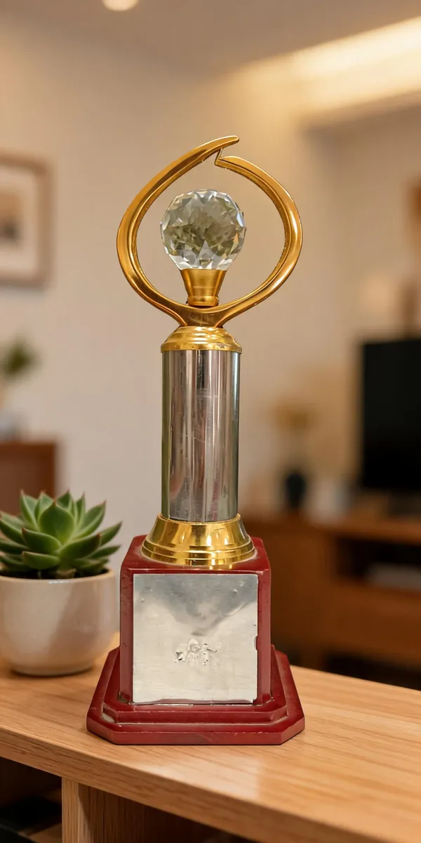 Metal_Golden_Laurel_Wreath_Award_Trophy