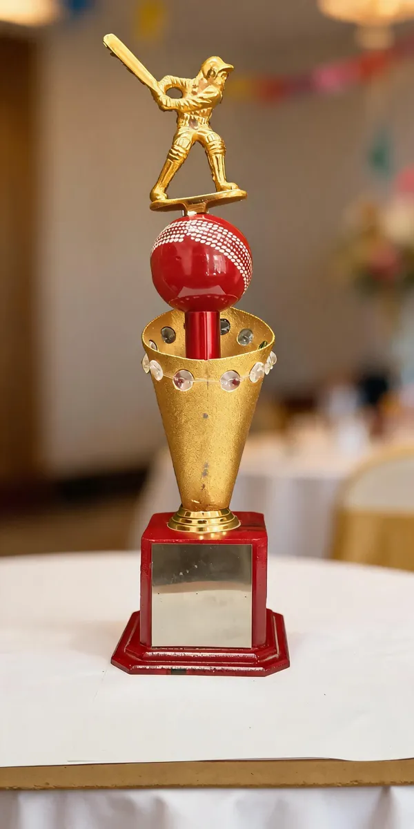 Golden_Victory_Star_Trophy_Metal_Personalized
