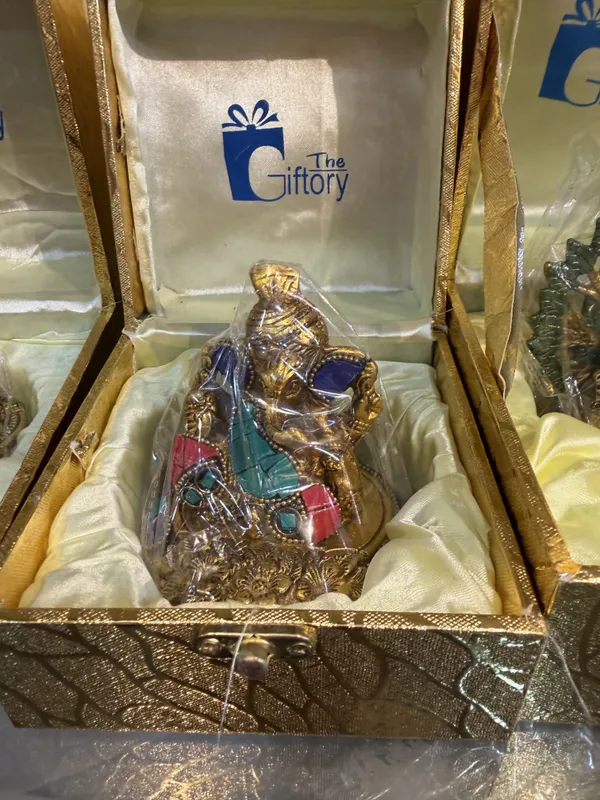 Metallic_Lord_Ganesha_Decorative_Idol_Gift_Box