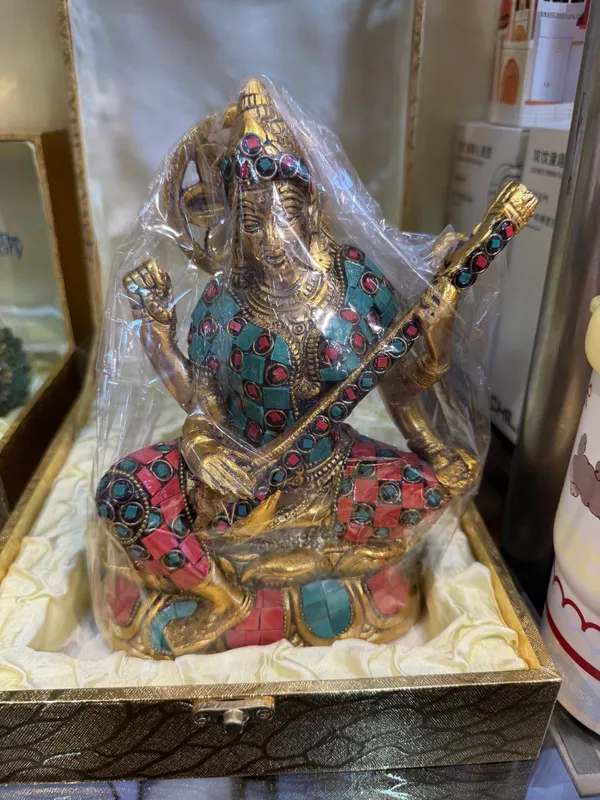 Gold-Tone_Saraswati_Veena_Idol