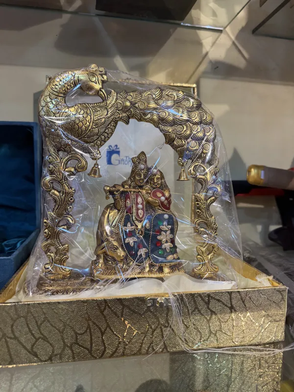 Metallic_Ornate_Peacock_Arch_Idol_Figurine