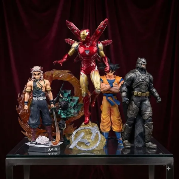 Red_And_Gold_Plastic_And_Acrylic_Superhero_Action_Figure_Collectors