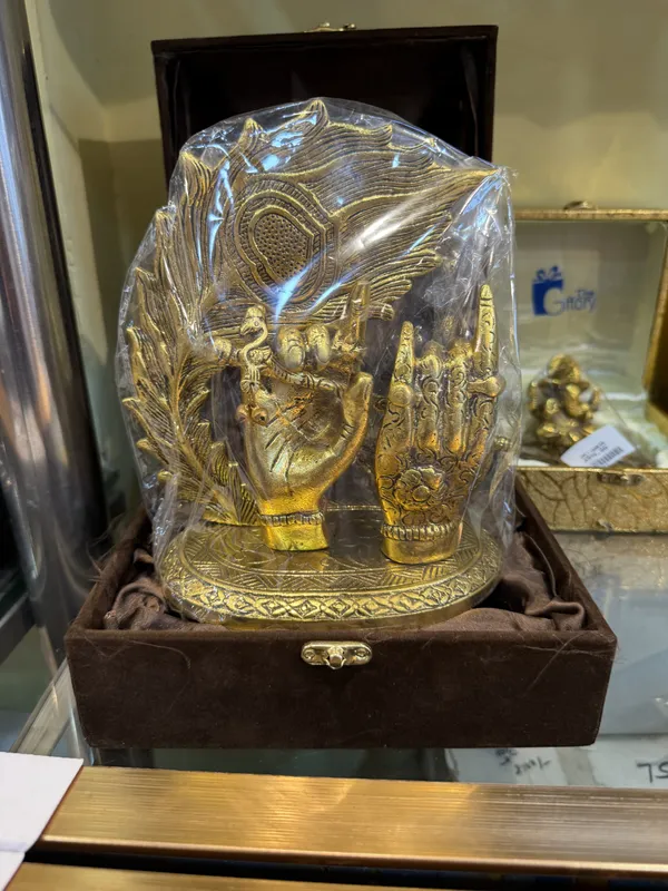 Gold_Tone_Krishna_Idol_With_Display_Box