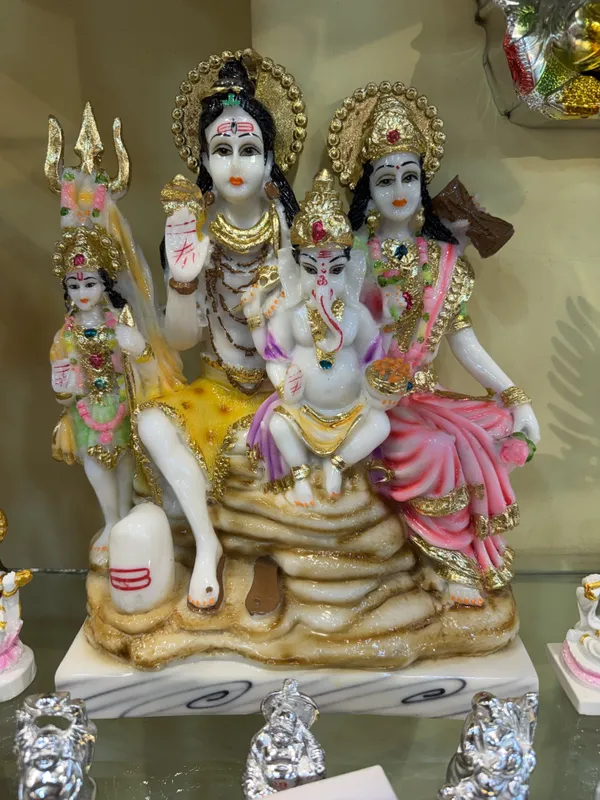 Shiva_Parvati_Ganesha_Family_Idol_With_Nandi