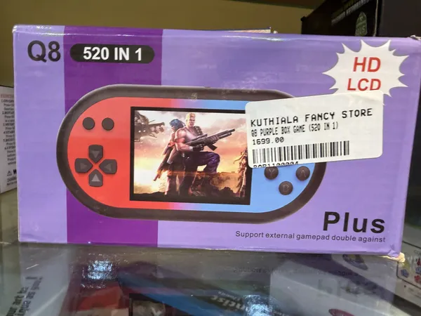 Q8_520_In_1_Handheld_Game_Console