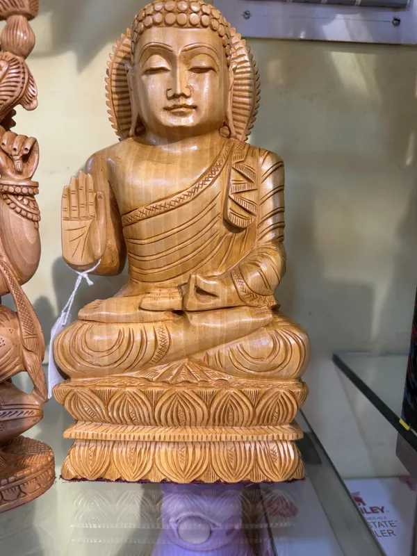 Wooden_Meditating_Buddha_Statue