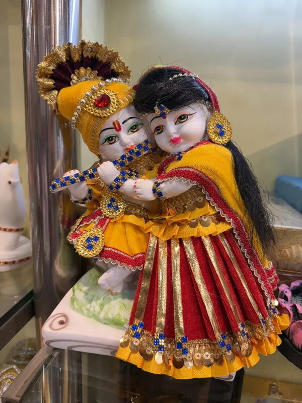 Radha_Krishna_Yellow_Red_Decorative_Idol_Figurine