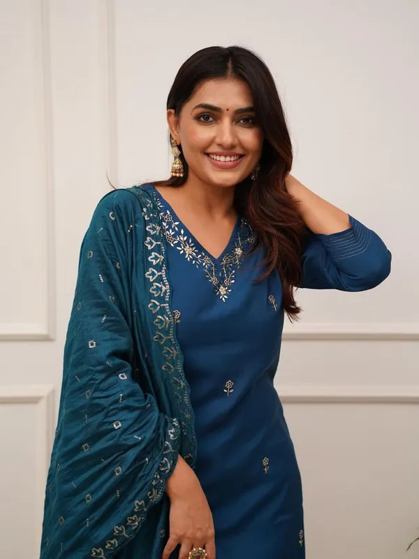 Dark_Blue_Georgette_Straight_Embroidered_Kurta_Set_For_Women