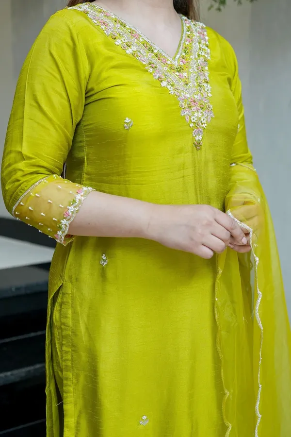 Green_Chanderi_Embroidered_Kurta_Pant_Dupatta_Set_For_Women