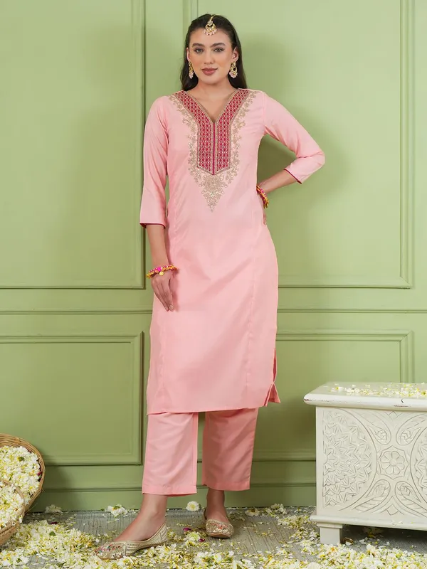 Peach_Cotton_Blend_Embroidered_Straight_Kurta_Pant_Set_For_Women