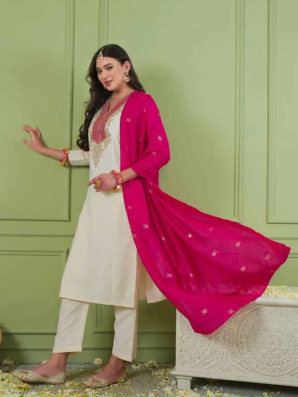 White_Cotton_Blend_Straight_Embroidered_Kurta_Set_For_Women