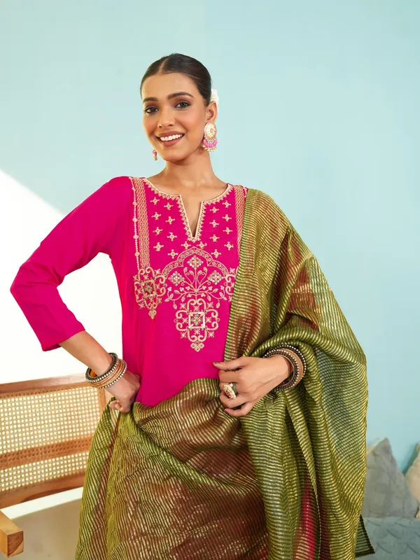 Pink_Silk_Blend_Embroidered_Kurta_Pant_Dupatta_Set_For_Women