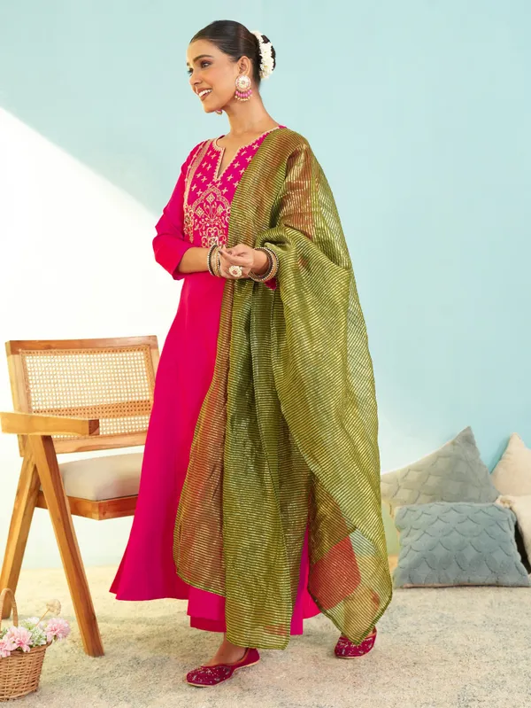 Pink_Silk_Blend_Embroidered_Kurta_Pant_Dupatta_Set_For_Women