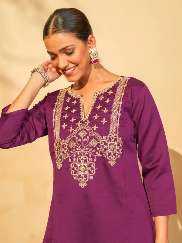 Purple_Silk_Blend_Straight_Embroidered_Kurta_Set_For_Women