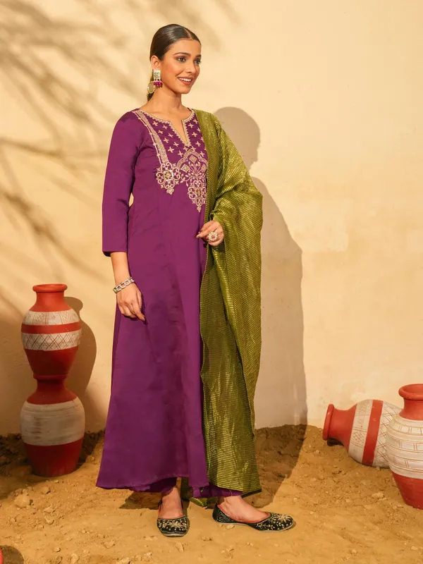 Purple_Silk_Blend_Straight_Embroidered_Kurta_Set_For_Women