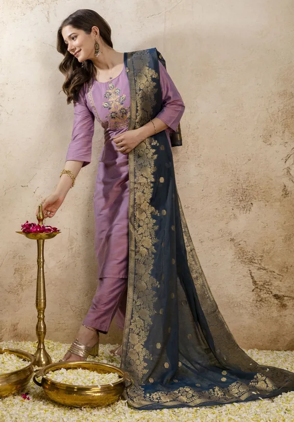 Pink_Silk_Blend_Kurta_Set_For_Women