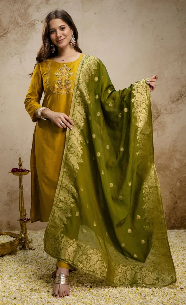 Green_Silk_Blend_Straight_Kurta_Set_For_Women