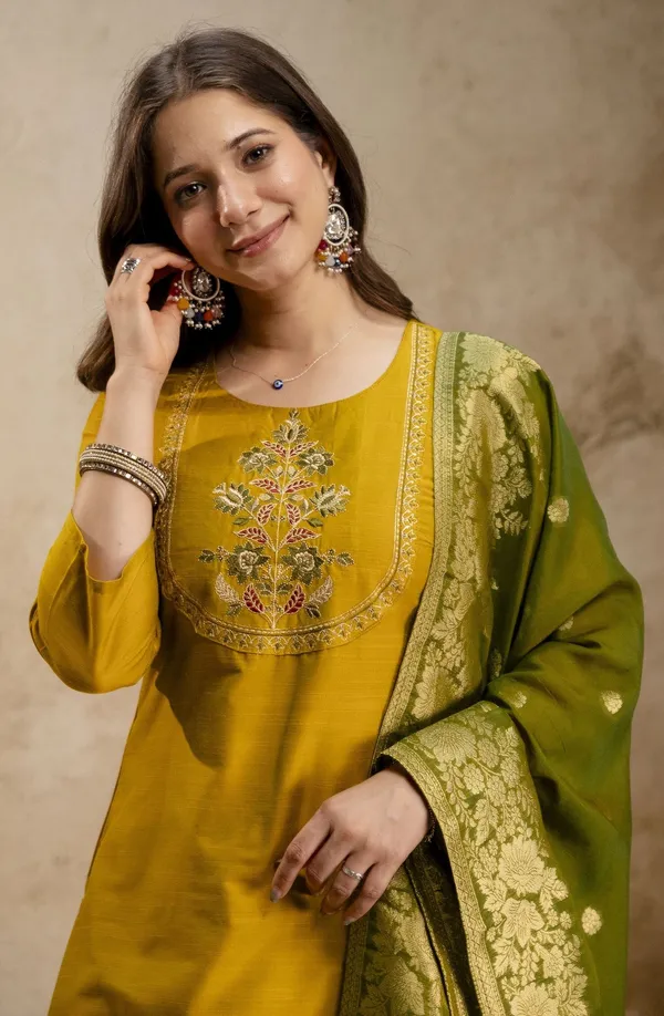 Green_Silk_Blend_Straight_Kurta_Set_For_Women