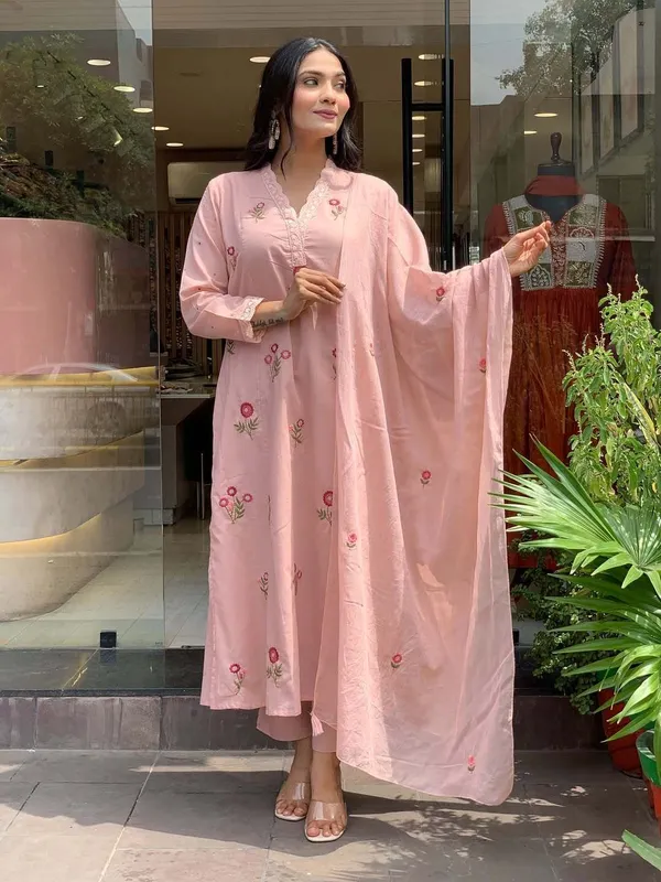Pink_Chanderi_Floral_Embroidered_Kurta_Set_For_Women