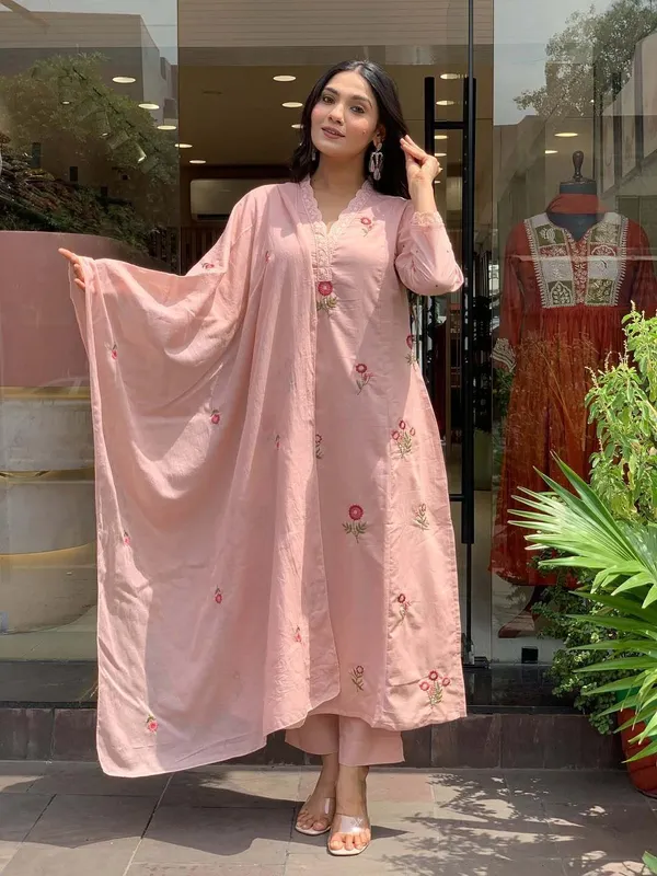 Pink_Chanderi_Floral_Embroidered_Kurta_Set_For_Women