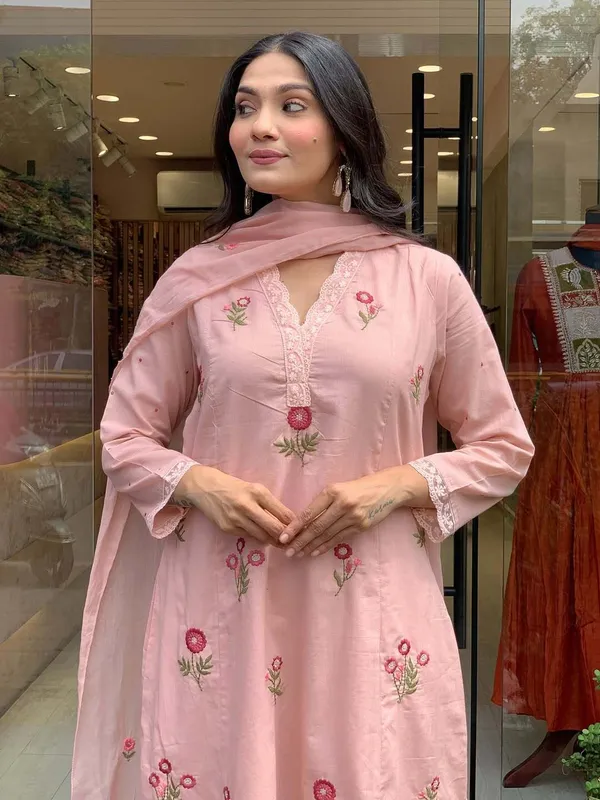 Pink_Chanderi_Floral_Embroidered_Kurta_Set_For_Women